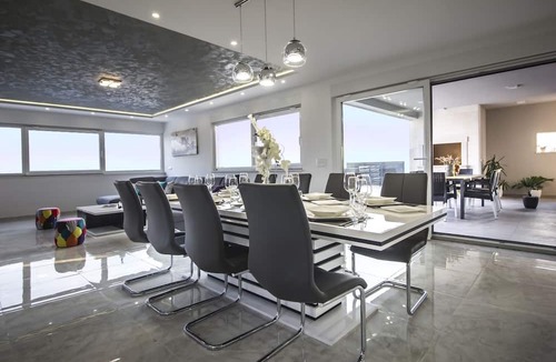 Zelenka Villa | Luxury Villa High Hopes with Pool