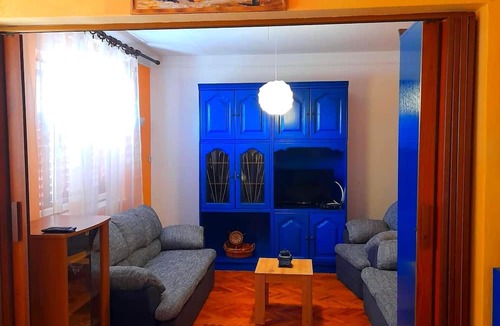 Kampor Apartment | Spacious and Sunny Apartment on Island Rab