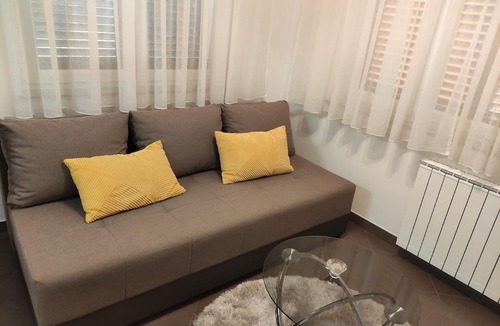 Gabonjin Apartment | Holiday Apartment in Gabonjin with Free Parking