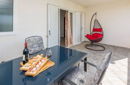 Nin Apartment | Apartments Napros