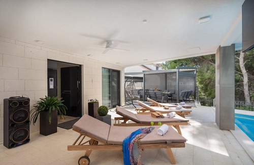 Okrug Gornji Apartment | Beach Villa Valentina Apartment I