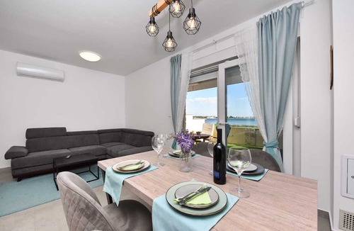 Privlaka Apartment | Beachfront Sun Garden Villas