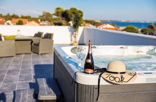 Vir Apartment | 1oak Rentals