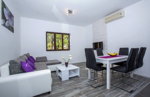 Rozat Apartment | Apartments Villa Roza