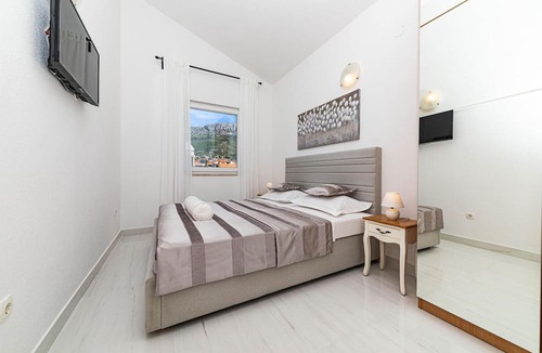 Kastel Kambelovac Apartment | Stunning apartment in Kastel Kambelovac