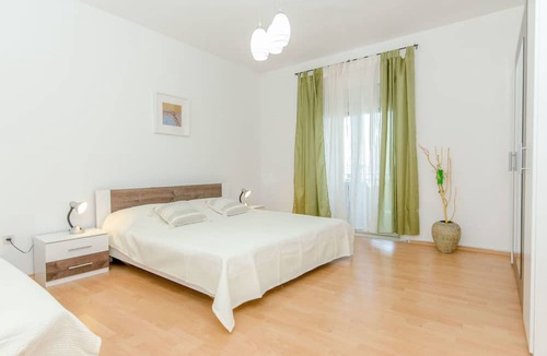 Okrug Gornji Apartment | Apartments Bee Maja (30881-A1) - Okrug Gornji (Ciovo)