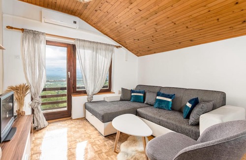 Rukavac Apartment | Cozy apartment in Rukavac with WiFi