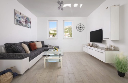 Podstrana Apartment | Spacious Beachfront Apartments Tanita