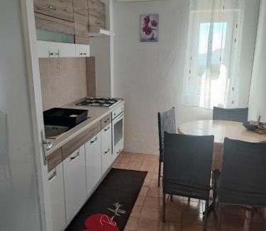 Metajna Apartment | Sea & Mountain View Apartments - Metajna