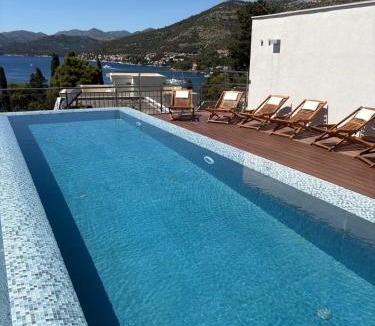 Babin Kuk Apartment | Solitudo Rose Suites