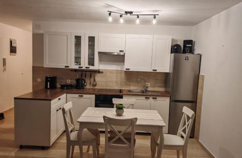 Dinjiska Apartment | Apartment Cherry s pogledom na more