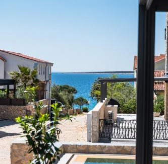 Kolan Apartment | Lili Rose Mandre - Sea View & Beach 70m, Family Apartments