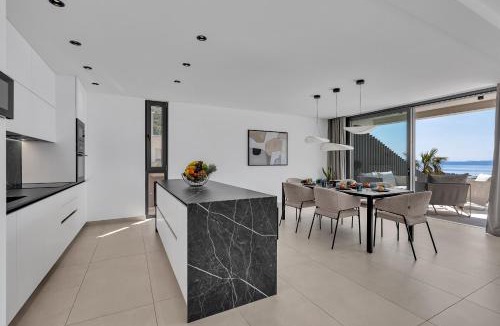 Zelenka Villa | Villa Reina