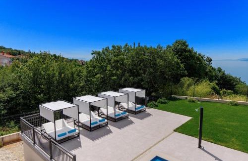 Sarsoni Apartment | Luxury Apartments VIN with Pool & Sea View
