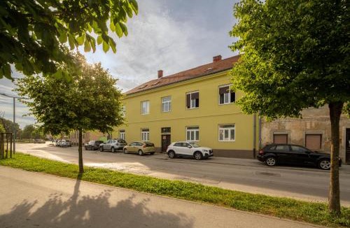 Karlovac Apartment | Apartment Grof Janko - Luxury in the Center - TERRACE & FREE PARKING