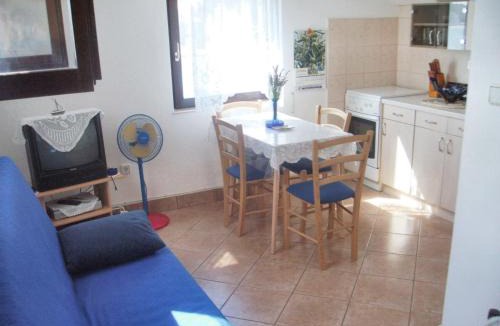 Prvic Luka Apartment | Sea View Apartment in Prvić Luka, 46m², Terrace