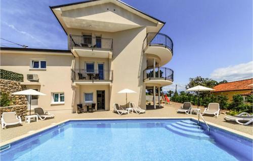 Ika Apartment | Beautiful Apartment In Ika With Outdoor Swimming Pool