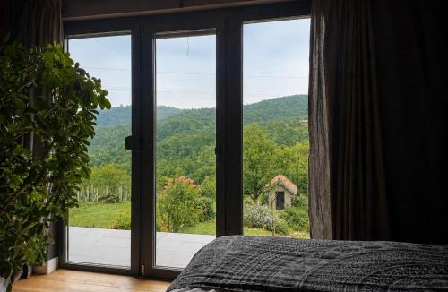Samobor House | Slow Living Retreat near Zagreb - Fast WiFi - Workspace - Pet Friendly