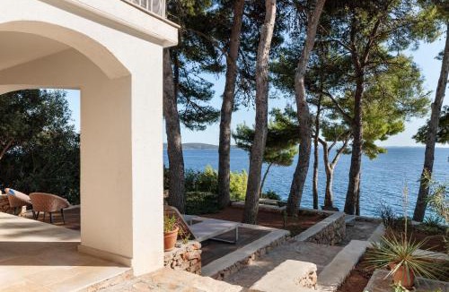 Ivan Dolac Villa | LUMA HVAR Premium Beachfront Villa 1st Row to Sea