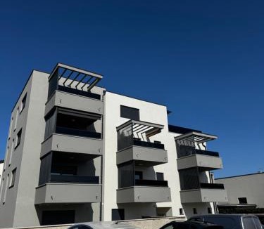 Frata Apartment | Apartment Nina, Tar
