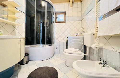 Skatari Apartment | Peaceful Family House with Terrace and garden in Pula