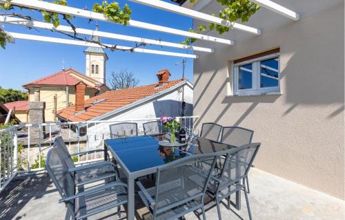 Buzdohanj Apartment | 4 Bedroom Lovely Apartment In Cernik