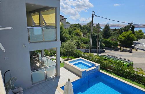 Karlobag Apartment | Villa Stella with pool and seaview