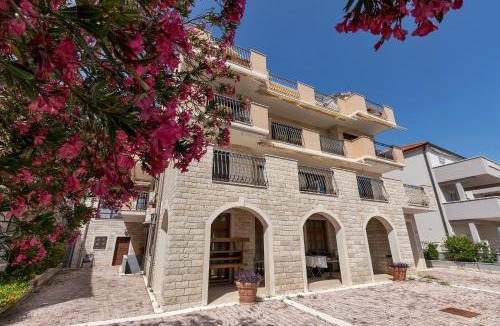 Duce House | Apartments and rooms with parking space Duce, Omis - 10303