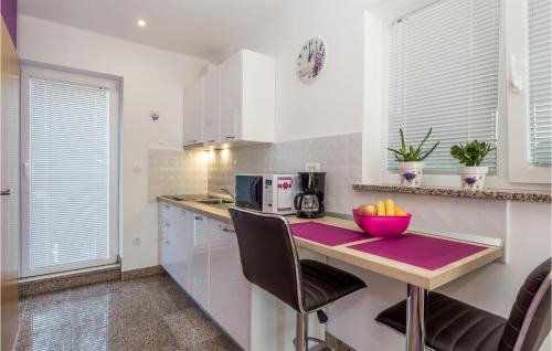 Rukavac Apartment | Awesome Apartment In Rukavac With Wifi