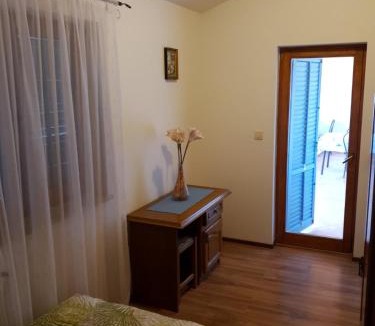 Lanterna Apartment | Apartment and Rooms Hacienda Stelio