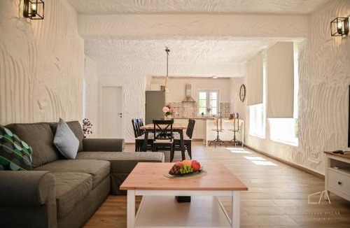 Risika Villa | Villa Pepina