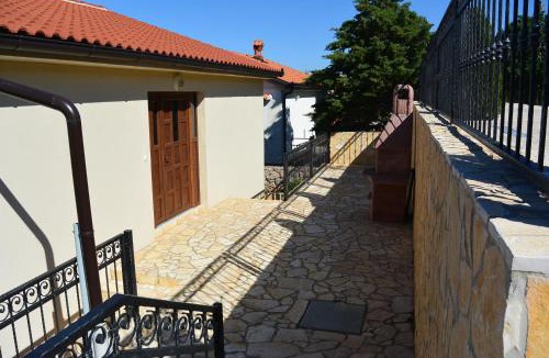 Prizna Apartment | Vila Familia