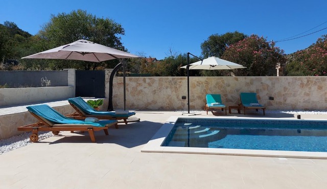 Holiday home "Charmy Luna" with pool