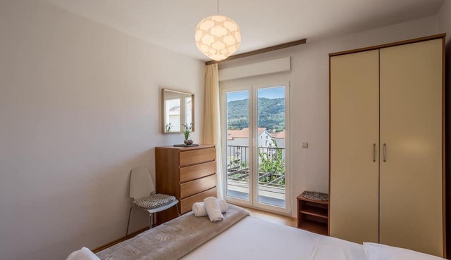 Apartment Tihana with Mediterranean garden