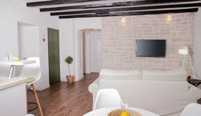 A&E Apartment - Near Cathedral of St James