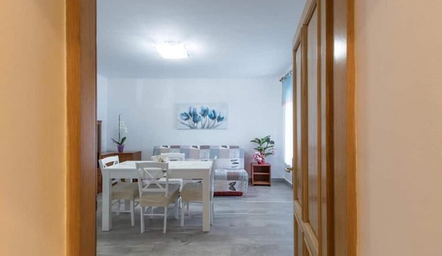 Comfortable Apartment in Umag With Parking Space