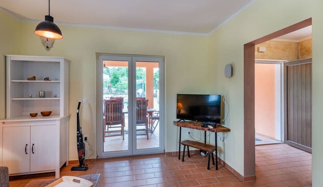 Eine Oase am Meer mit Privatem Pool und Bezauberndem Garten