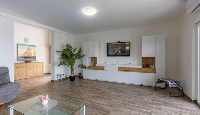 Lovely apartment in Kraljevica