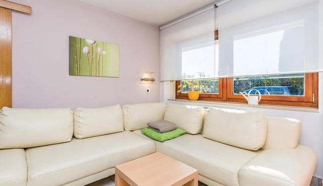 Beach front apartment in Rijeka with WiFi