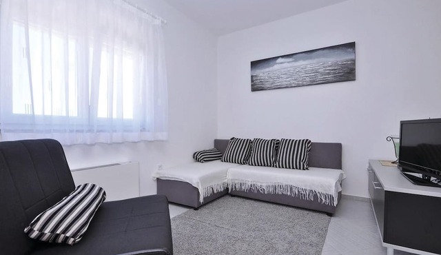 Amazing apartment in Bibinje with WiFi