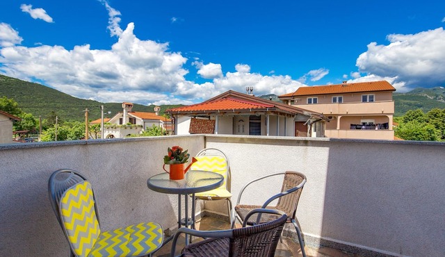 Amazing apartment in Drazice with WiFi