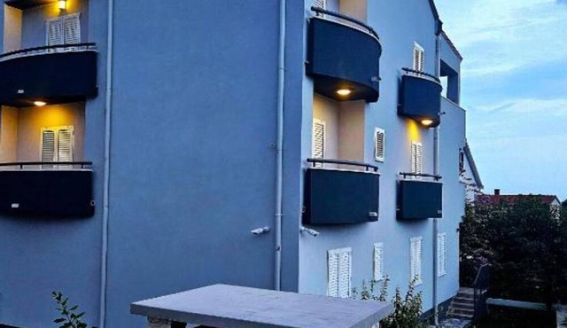 One-Bedroom Apartment With Garden View