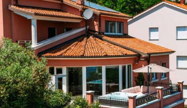 One Bedroom Apartment With Terrace