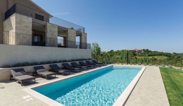 Private Villa with hot tub, A/C, private pool, WIFI, TV, terrace, pets allowed, panoramic view
