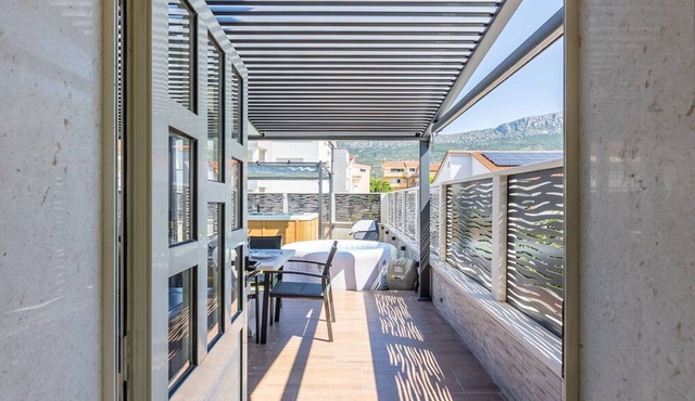 Apartment Merita - Two Bedroom Apartment with Balcony