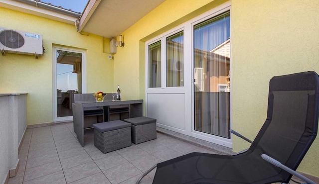 Apartment with balcony, sea views