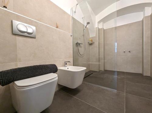 Fantabulous Old Town Condo
