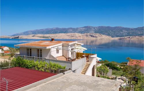 1 Bedroom Cozy Apartment In Bosana