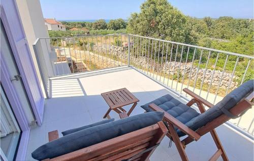 Amazing Apartment In Olib With Wifi