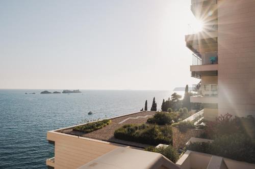 Hotel More